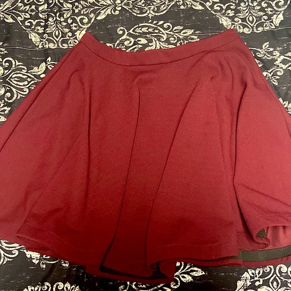 B Darlin Dresses & Skirts - Maroon B. Darlin skirt size 7/8!
